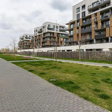 Cityscape Oasis: Active Heaven