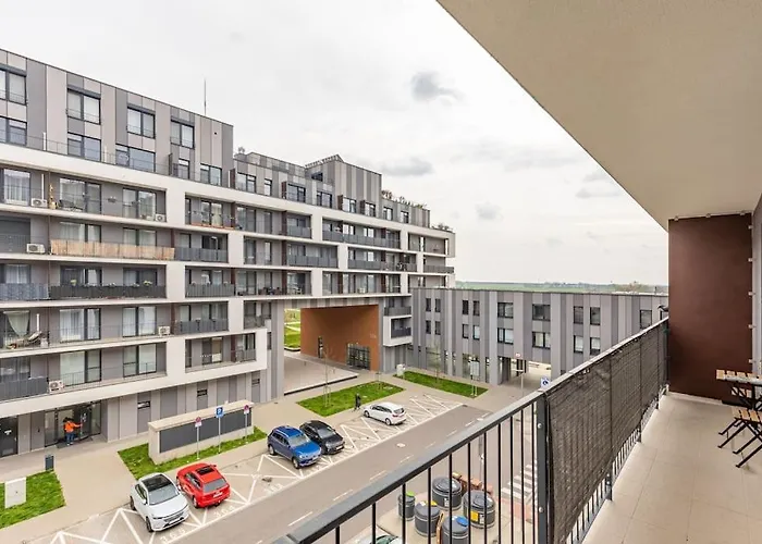 Cityscape Oasis: Active Heaven Апартаменты Братислава