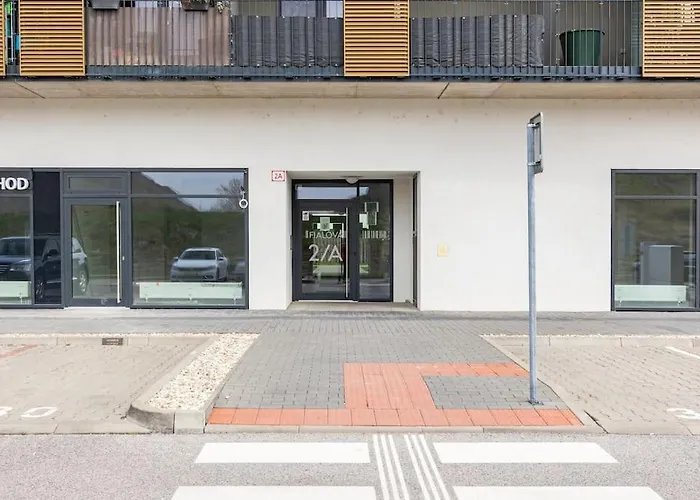 Cityscape Oasis: Active Heaven Apartamento Bratislava