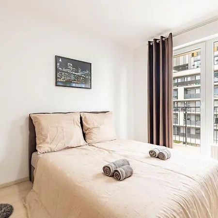 Cityscape Oasis: Active Heaven