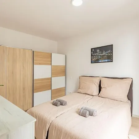 Cityscape Oasis: Active Heaven Appartement *